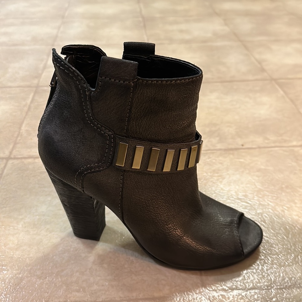 Guess Open Toe Booties - Picture 3 of 11